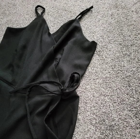 NWOT Jumpsuit 🖤 - Picture 3 of 11